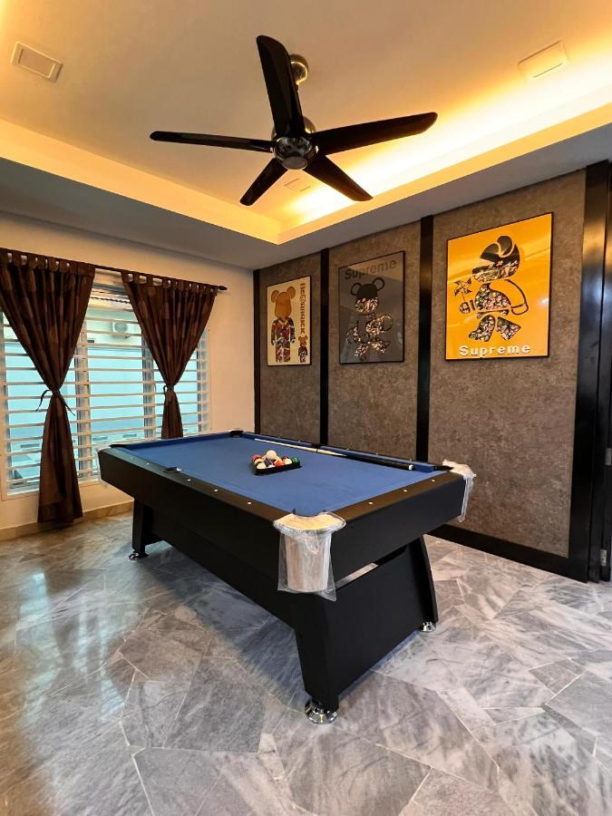 Bearbrick Homestay With Pool Port Dickson Esterno foto