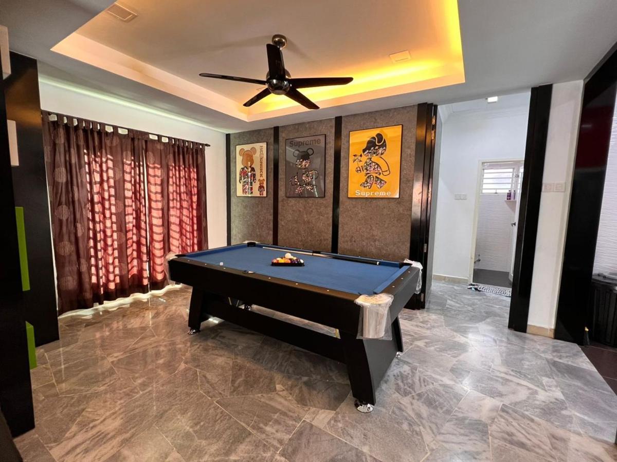 Bearbrick Homestay With Pool Port Dickson Esterno foto